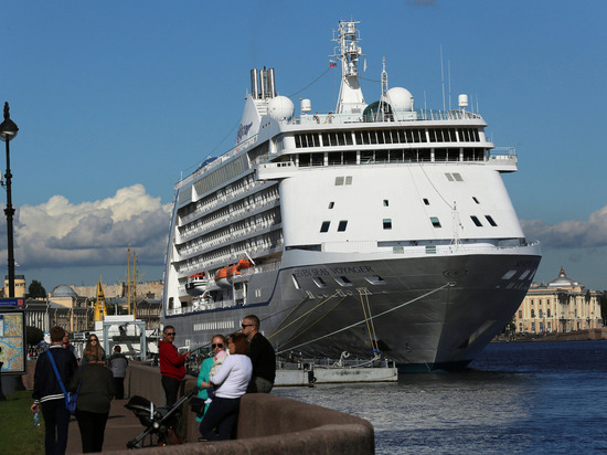 Иностранные круизные лайнеры будут игнорировать Петербург в 2022 году