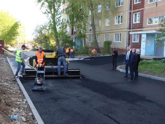 В Ленинском районе Саратова отремонтируют 17 дворов