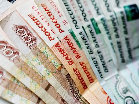 В Калининграде продавец-консультант мебельного магазина украла из кассы 54 000 рублей