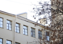 В комнате общежития ИТМО обнаружили тело студента без признаков жизни. Сообщение поступило в дежурную часть Петроградского района примерно в полдень 6 мая.