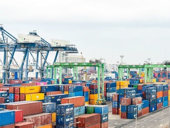 В Астраханском порту открыт новый сервис по доставке грузов из РФ в ЮВА
