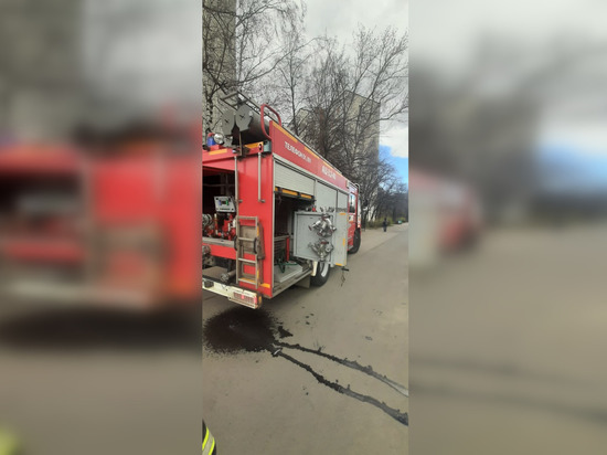 Пожарные спасли мужчину из горящей квартиры на Народной улице
