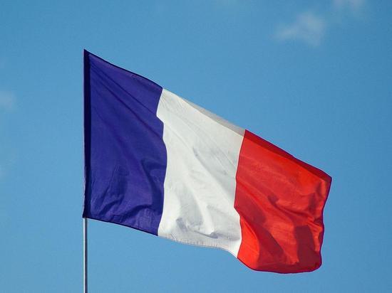 Объединение левых сил Франции выбрало в качестве символа букву V