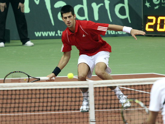 Теннисист Джокович не смог выйти в финал турнира «Мастерс» в Мадриде