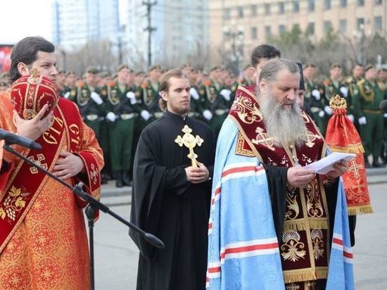 Молебен в честь праздника Победы состоялся на главной площади Хабаровска