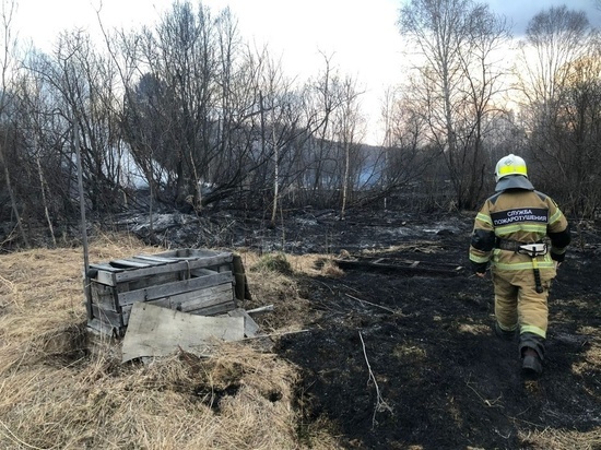 Мужчина погиб на пожаре в общежитии в Новосибирске
