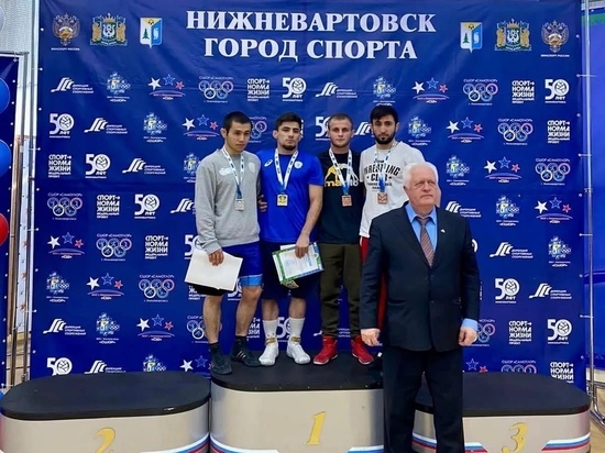 Борец из Салехарда завоевал бронзу на чемпионате УрФО