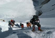Представитель департамента туризма Непала Бхишма Кумар Бхаттарай сообщил, что при покорении горы Эверест умер 55-летний альпинист из России Павел Кострикин