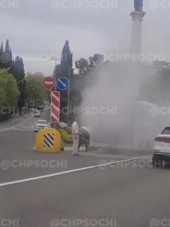В Сочи загорелся пассажирский автобус