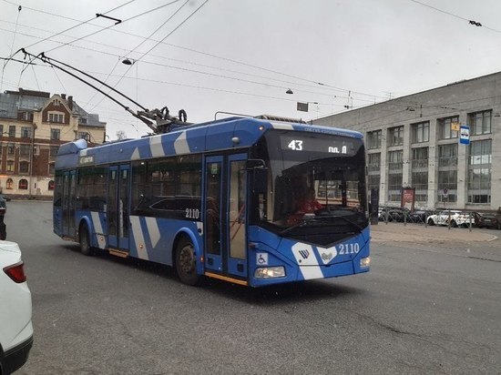 Троллейбусы и трамваи будут объезжать центр Петербурга из-за парада Победы