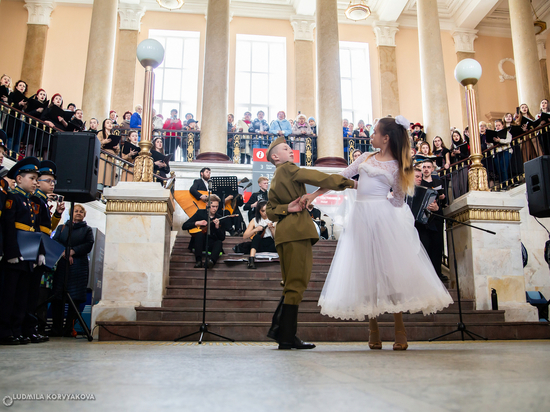 Вокзал Петрозаводска наполнился музыкой накануне Дня Победы