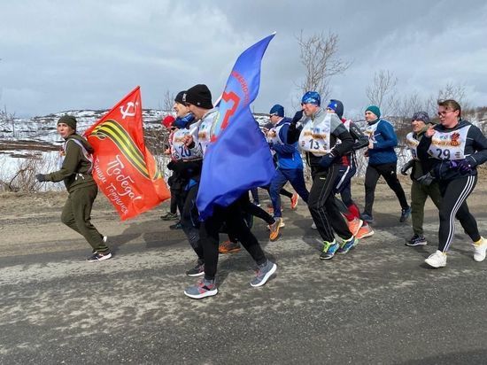 Сто жителей Заполярья приняли участие в эстафете Победы в Александровске