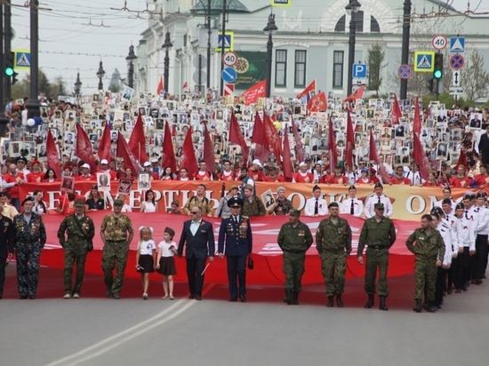 В Омске в шествии «Бессмертного полка» пройдут дети-сироты с портретами героев войны
