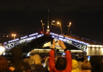 В ночь с 8-е на 9-е мая в Петербурге разведут всего три моста. Об этом сообщили в пресс-службе СПб ГБУ «Мостотрест».