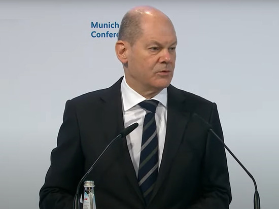 Шольц пообещал не превращать НАТО в сторону конфликта на Украине