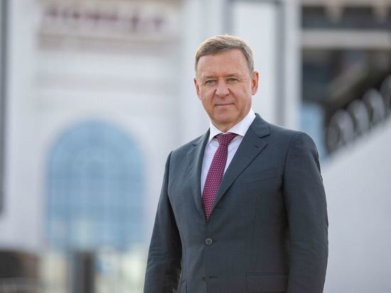 Мэр Южно-Сахалинска поздравил горожан и ветеранов с Днем Победы