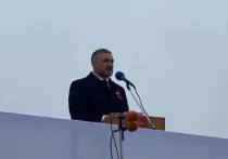 Губернатор Забайкалья Александр Осипов 9 мая перед началом Парада Победы выступил с обращением к жителям края на площади Ленина в Чите