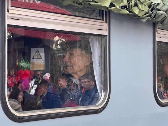 Сотни сахалинцев 9 мая проехались на «Поезде Победы»