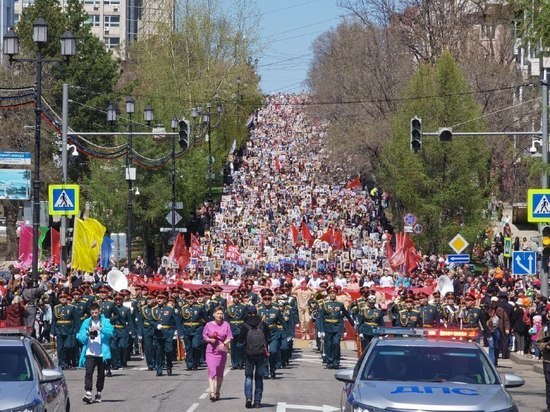 «Бессмертный полк» в Хабаровске объединил порядка 60 тысяч человек