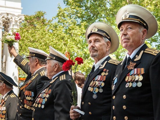 Андрей Никитин поздравил новгородцев с Днем Победы