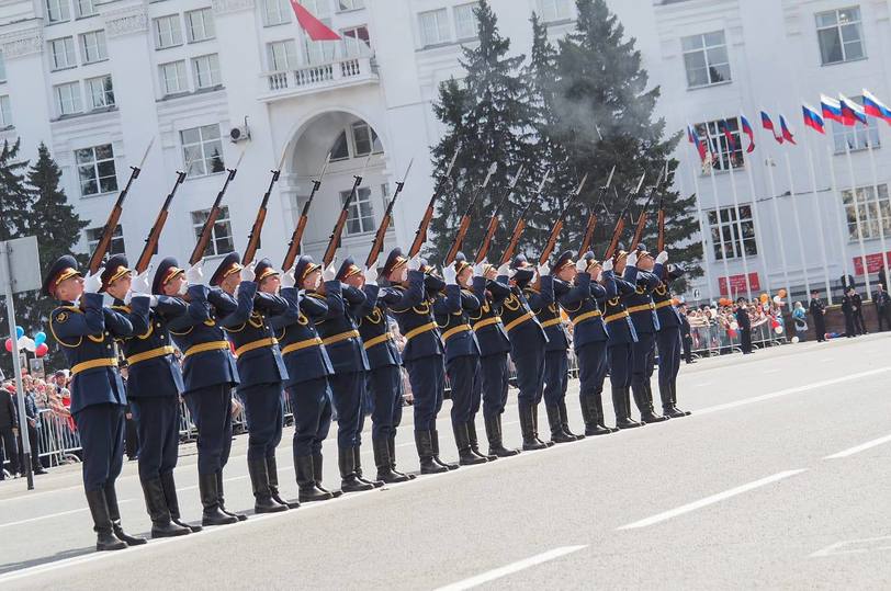 Кемерово парад 9 мая 2024 трансляция. Парад Победы в Кемерово. Парад Кемерово 2022. Парад 9 мая Кемерово Кемерово. Парад 9 мая Кемерово 2022