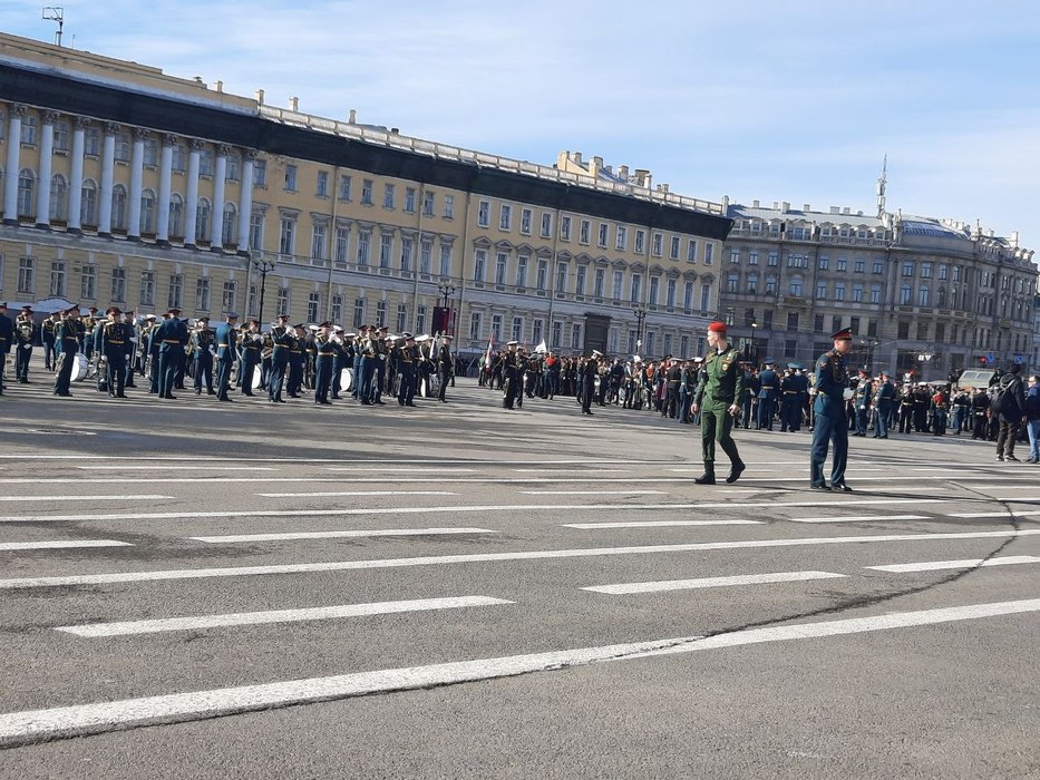 В Петербурге стартовал Парад Победы: первые фотографии с торжества