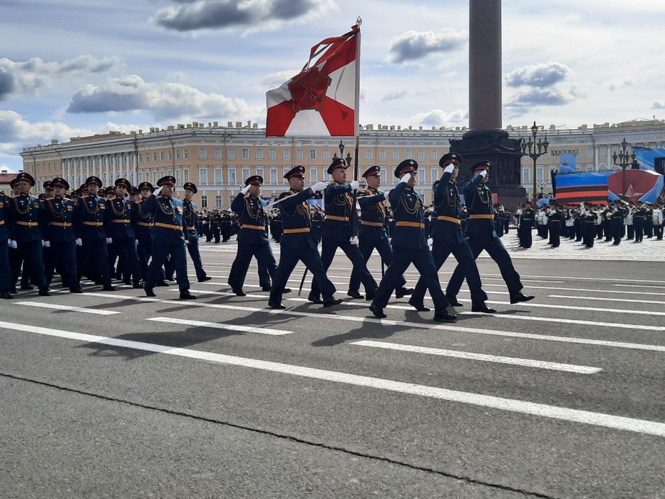 Как проходил парад на 9 мая в Петербурге