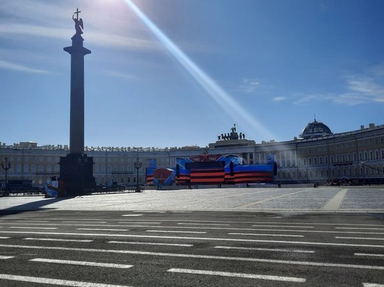 Воздушную часть Парада Победы в Петербурге отменили