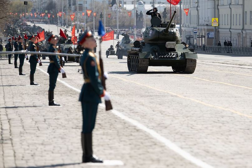 Прямая трансляция 9 мая 2024 красноярск. Парад в Екатеринбурге 2016. Парад Екатеринбург 2020. Парад Победы 2024 в верхней Пышме. Парад Победы 2024 в Екатеринбурге на площади 1905 года