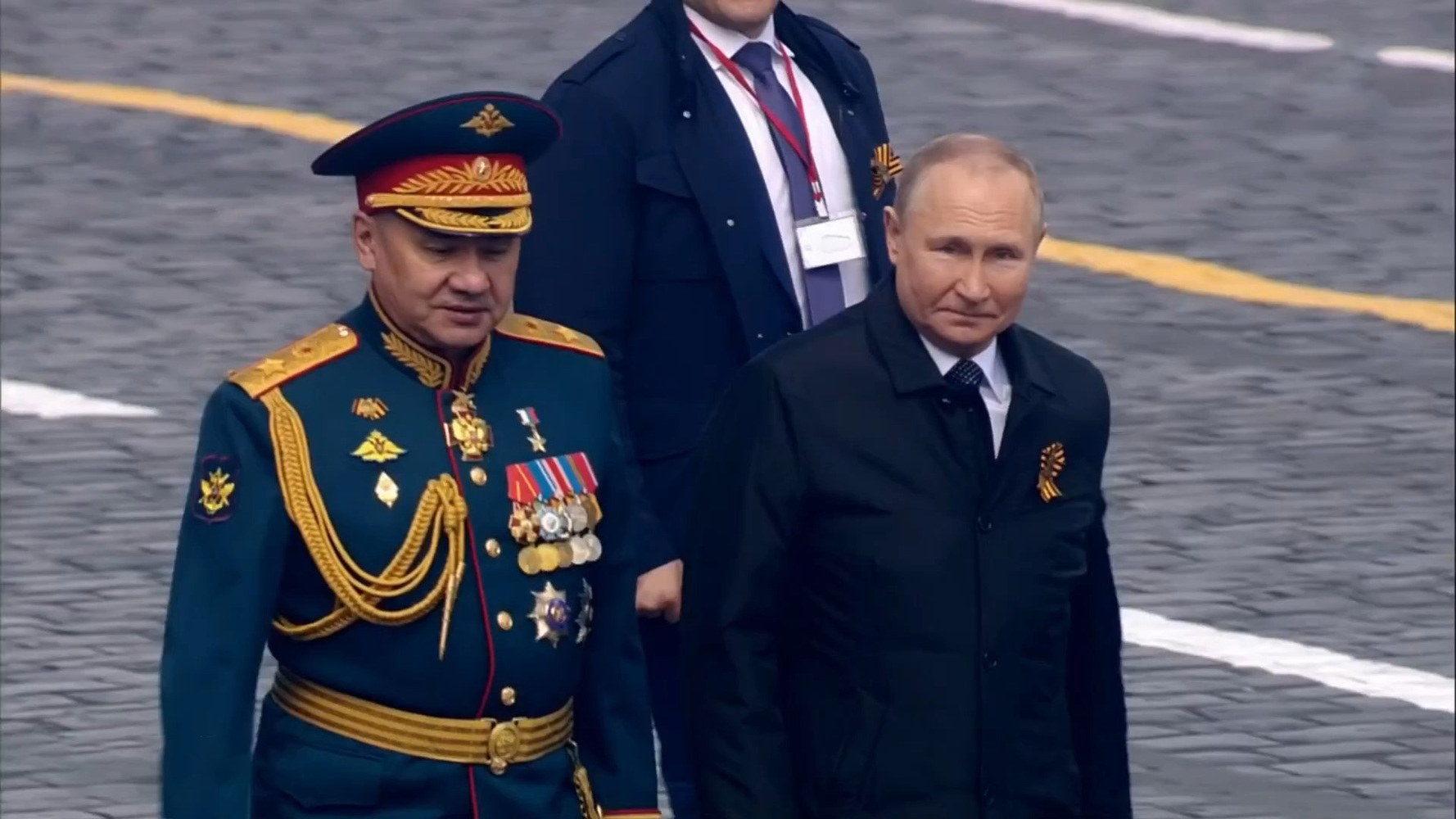 Шойгу и Путин на параде Победы 2022