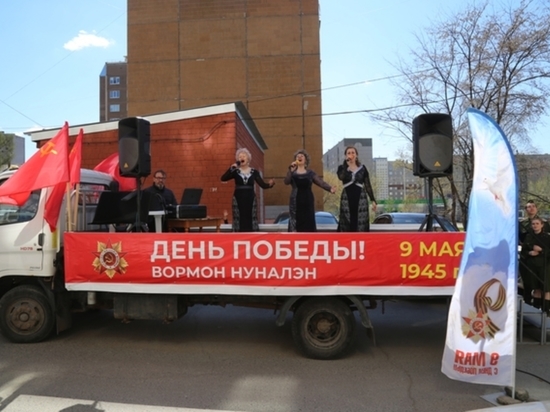 Во дворы 44 ветеранов Ижевска для поздравления с Днём Победы приехали концертные бригады