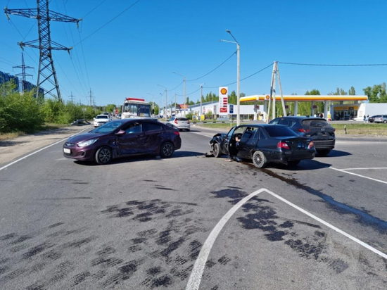 На левом берегу Воронежа в ДТП пострадали две молодые девушки