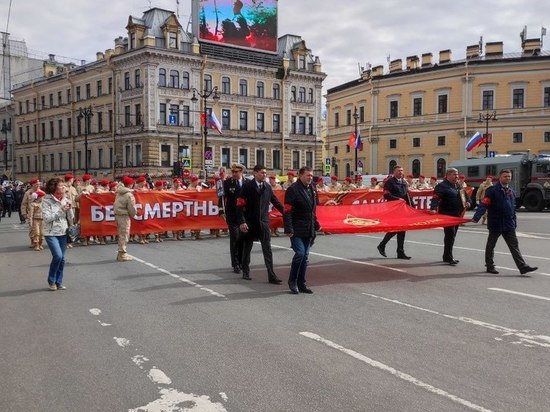 Участница шествия Бессмертный полк в Петербурге рассказала историю своей семьи