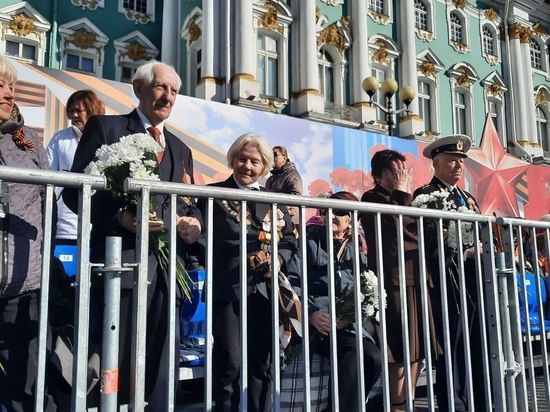 Дрозденко поздравил ветеранов ВОВ с Днем Победы