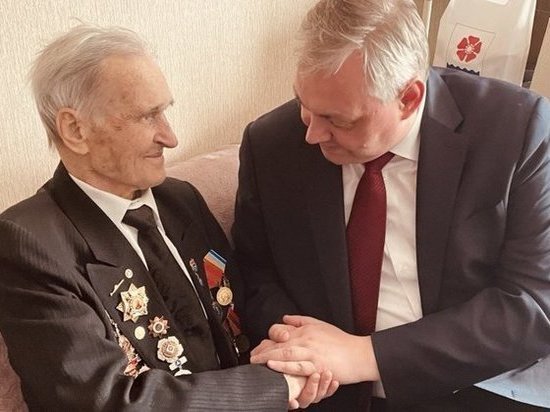 Алексей Алсуфьев поздравил с Днём Победы ветерана Николая Кирейчева