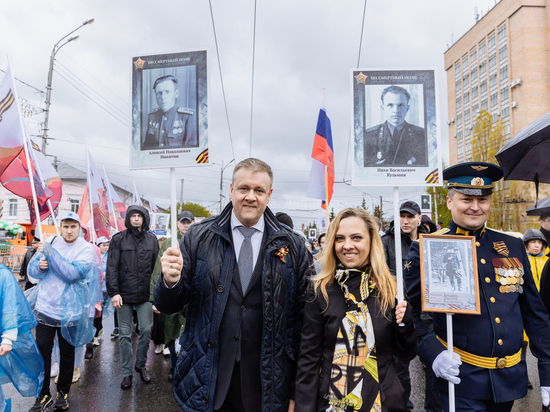 Николай Любимов принял участие в шествии «Бессмертного полка» в Рязани