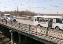Утром 10 мая в Барнауле начали строить разворотное кольцо для трамваев на проспекте Ленина в районе ТРЦ «Пионер»