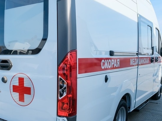 Под Волгоградом 22-летний водитель на ВАЗе протаранил автобус