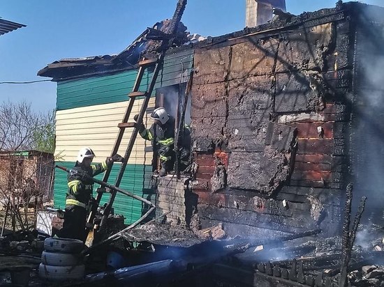 В ЕАО две семьи остались без жилья из-за пожара