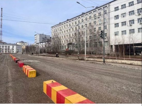 На участке проспекта Ленина в Якутске временно открыли движение транспорта