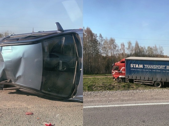 Тройное ДТП с участием грузовика и микроавтобуса произошло на трассе под Новосибирском
