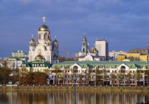 Смог и запах гари накрыли Екатеринбург в результате природного пожара в Березовском округе, информирует региональный главк МЧС