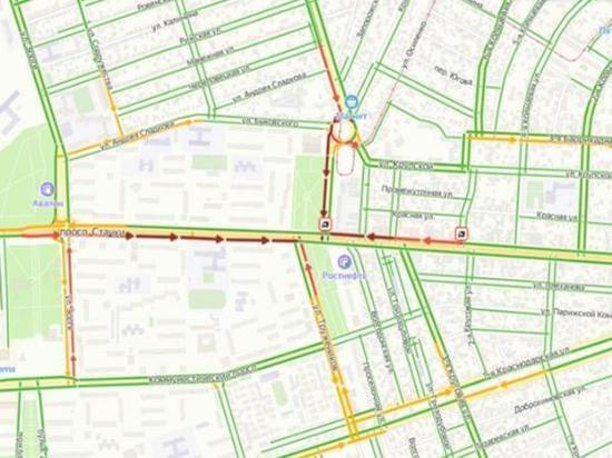 В Ростове из-за ДТП огромная пробка сковала движение на Западном