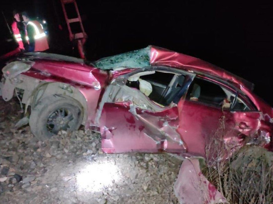 Водитель авто пострадал в столкновении с грузовым поездом в Забайкалье