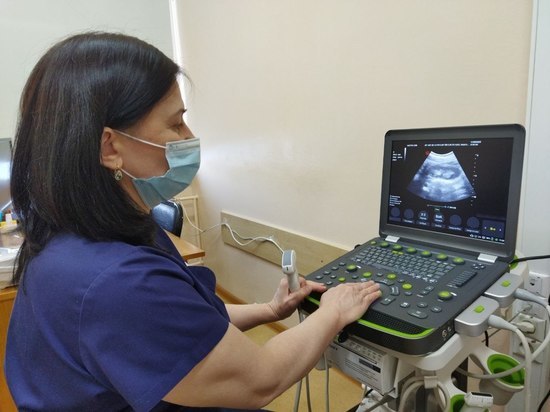 Четыре тысячи пациентов прошли УЗИ-диагностику на новом аппарате в Надымской больнице