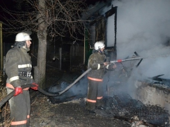 В центре Воронежа после пожара не смогли установить пол сгоревшего человека