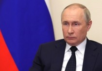 Президент России Владимир Путин 11 мая приехал в образовательный центр «Сириус», созданный на базе олимпийской инфраструктуры в Сочи по инициативе главы государства
