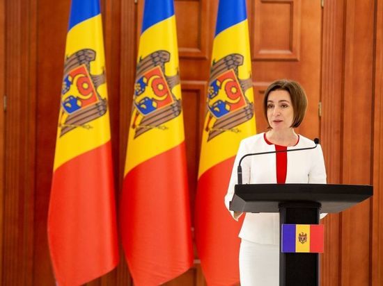 Президент Молдавии желает наказать депутатов за ношение георгиевской ленты