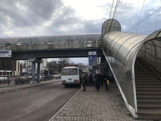 В Курске в этом году планируют отремонтировать надземный переход на Центральном рынке