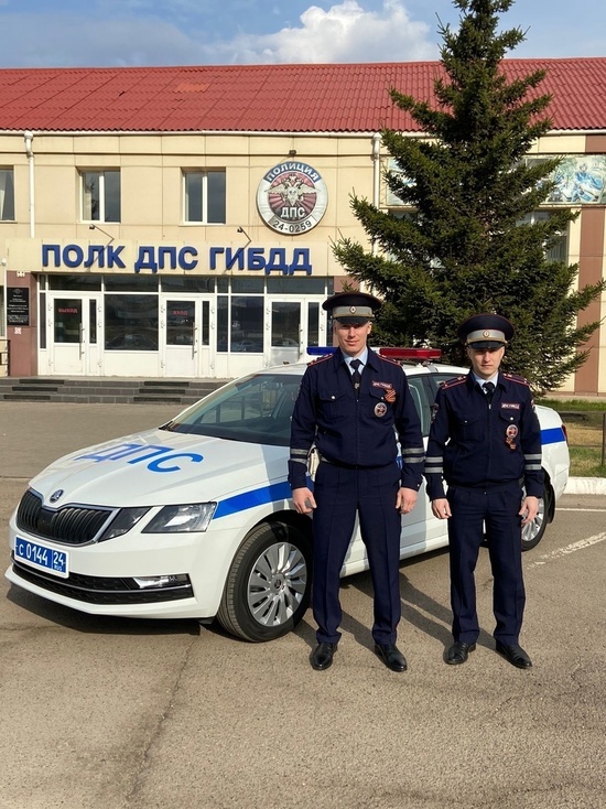 Сотрудники ДПС помогли девушке с эпилепсией в микрорайоне Солнечный в Красноярске